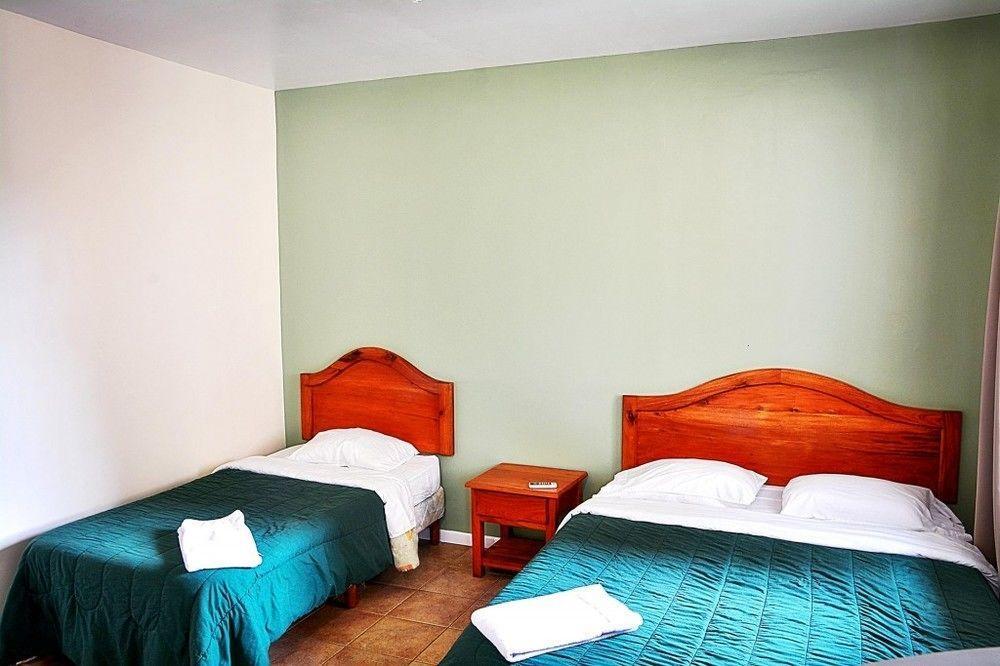 Hotel La Villa Quesada  Экстерьер фото