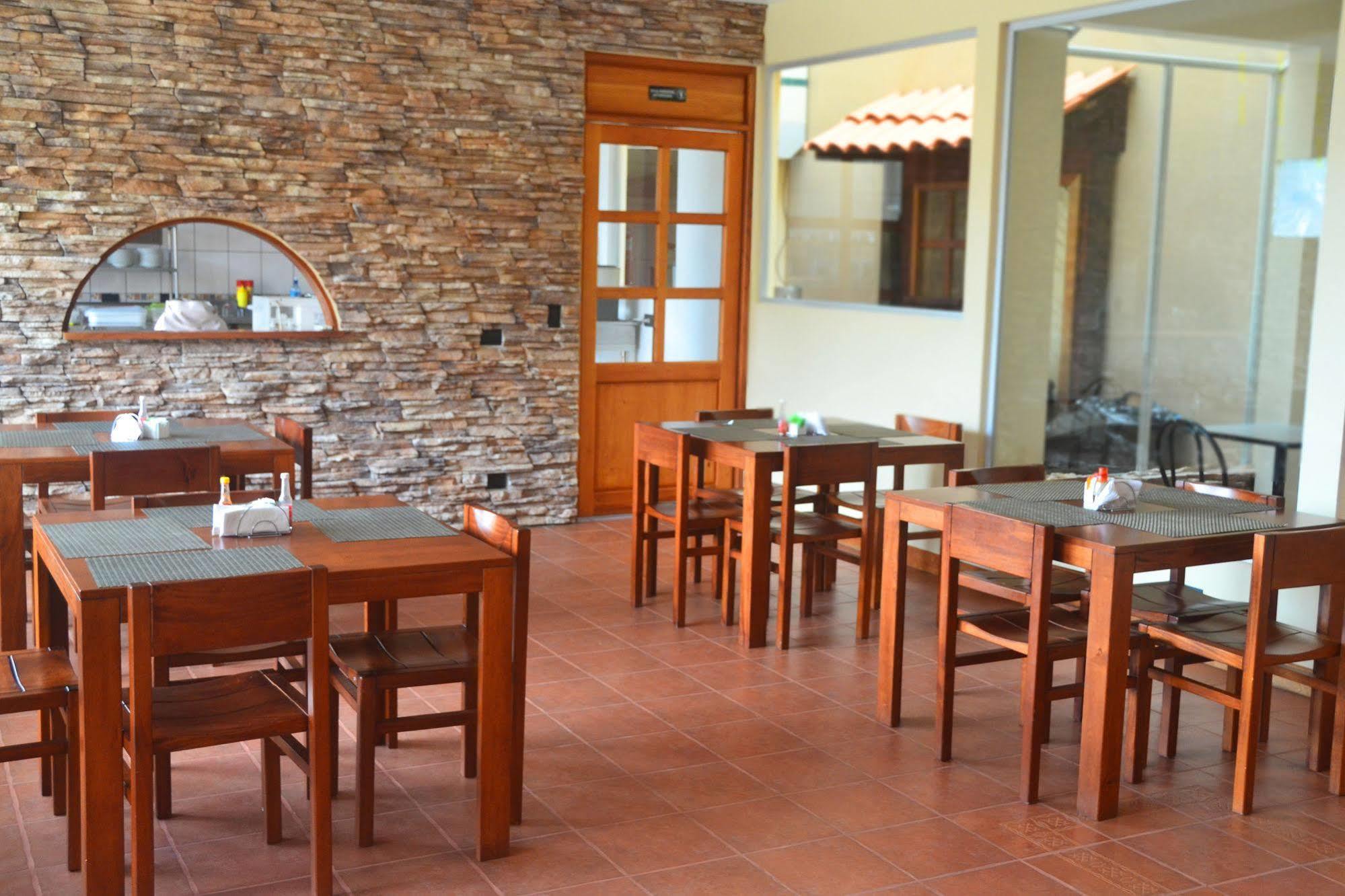 Hotel La Villa Quesada  Экстерьер фото
