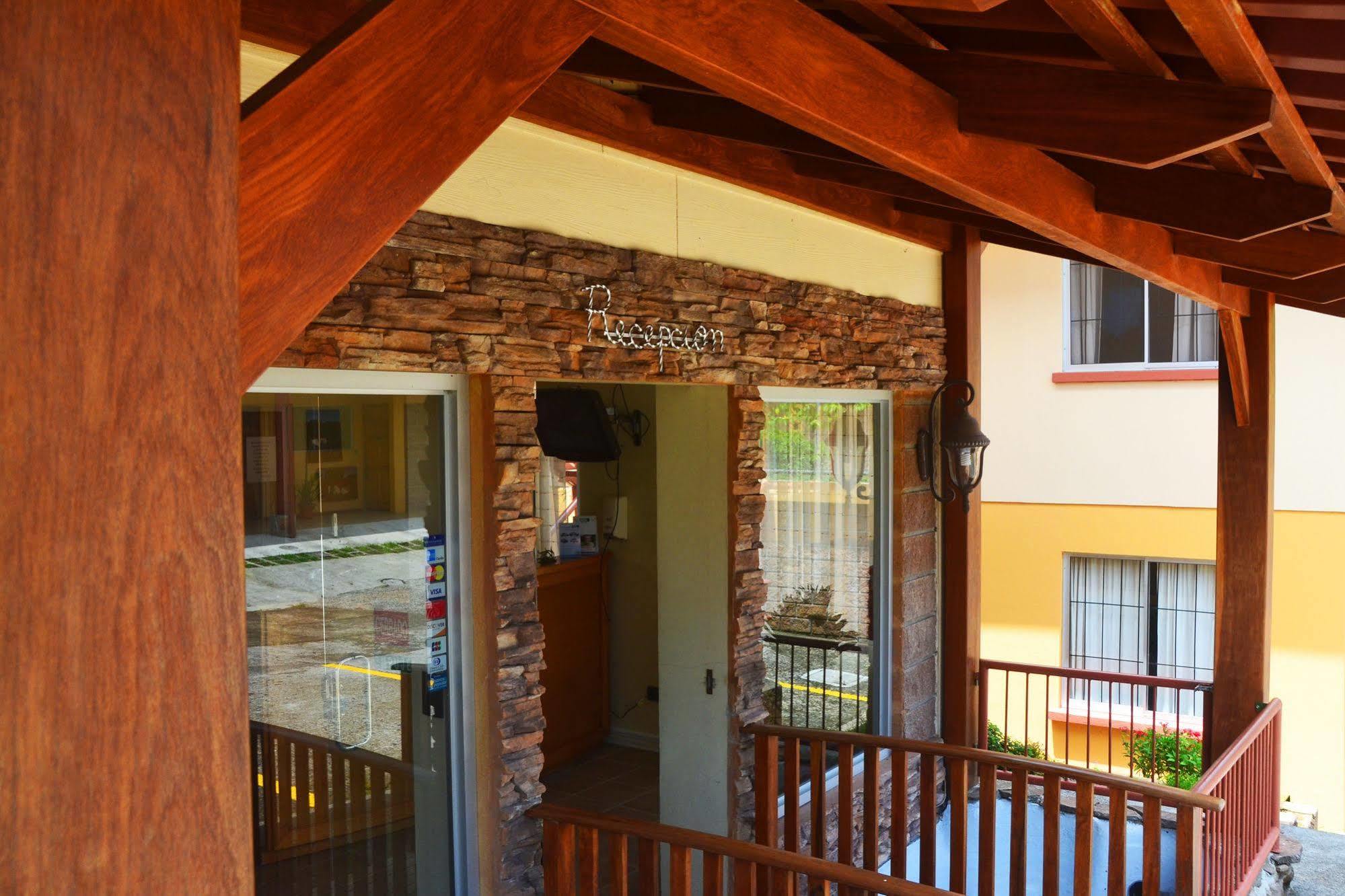 Hotel La Villa Quesada  Экстерьер фото