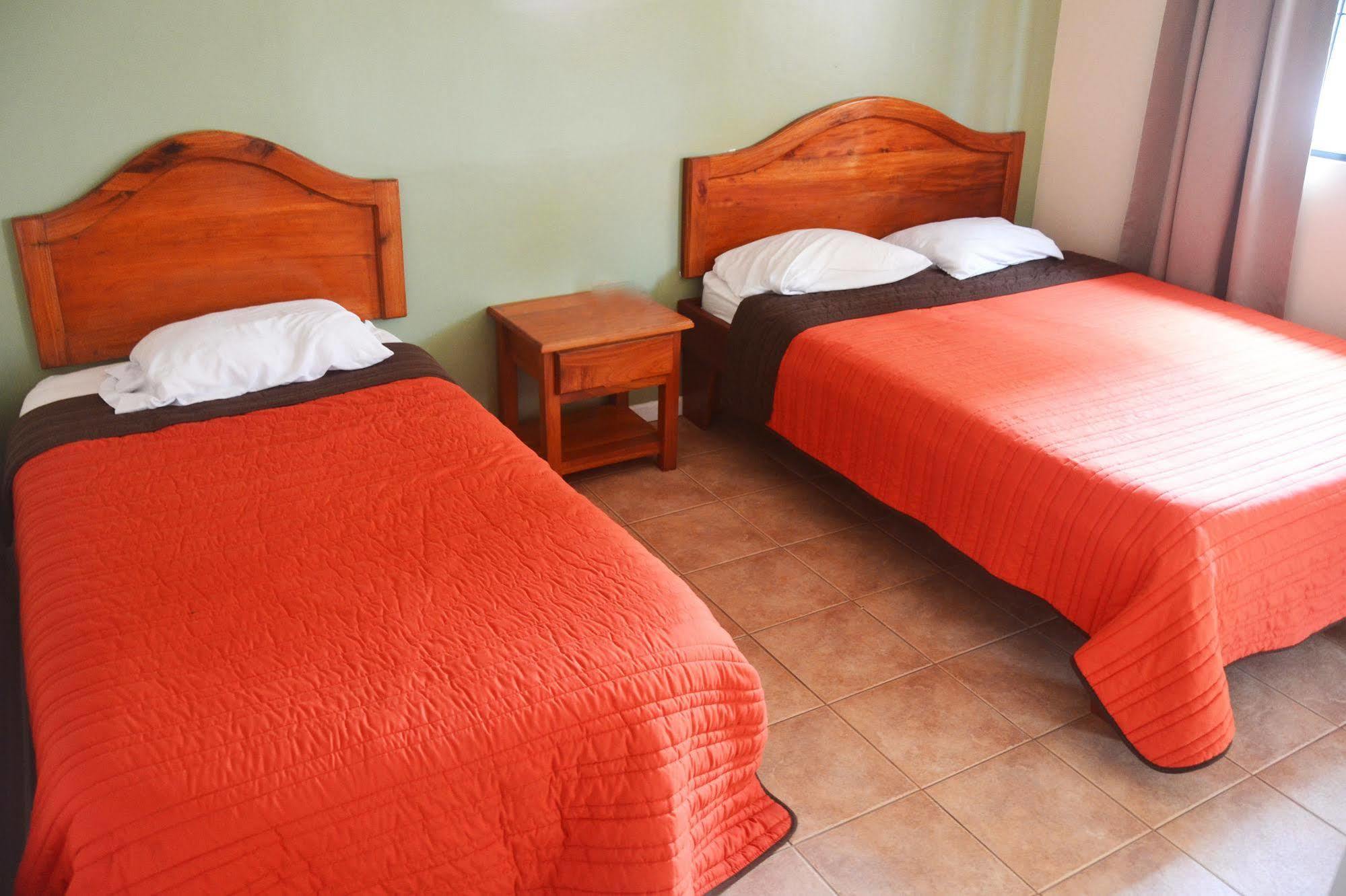 Hotel La Villa Quesada  Экстерьер фото
