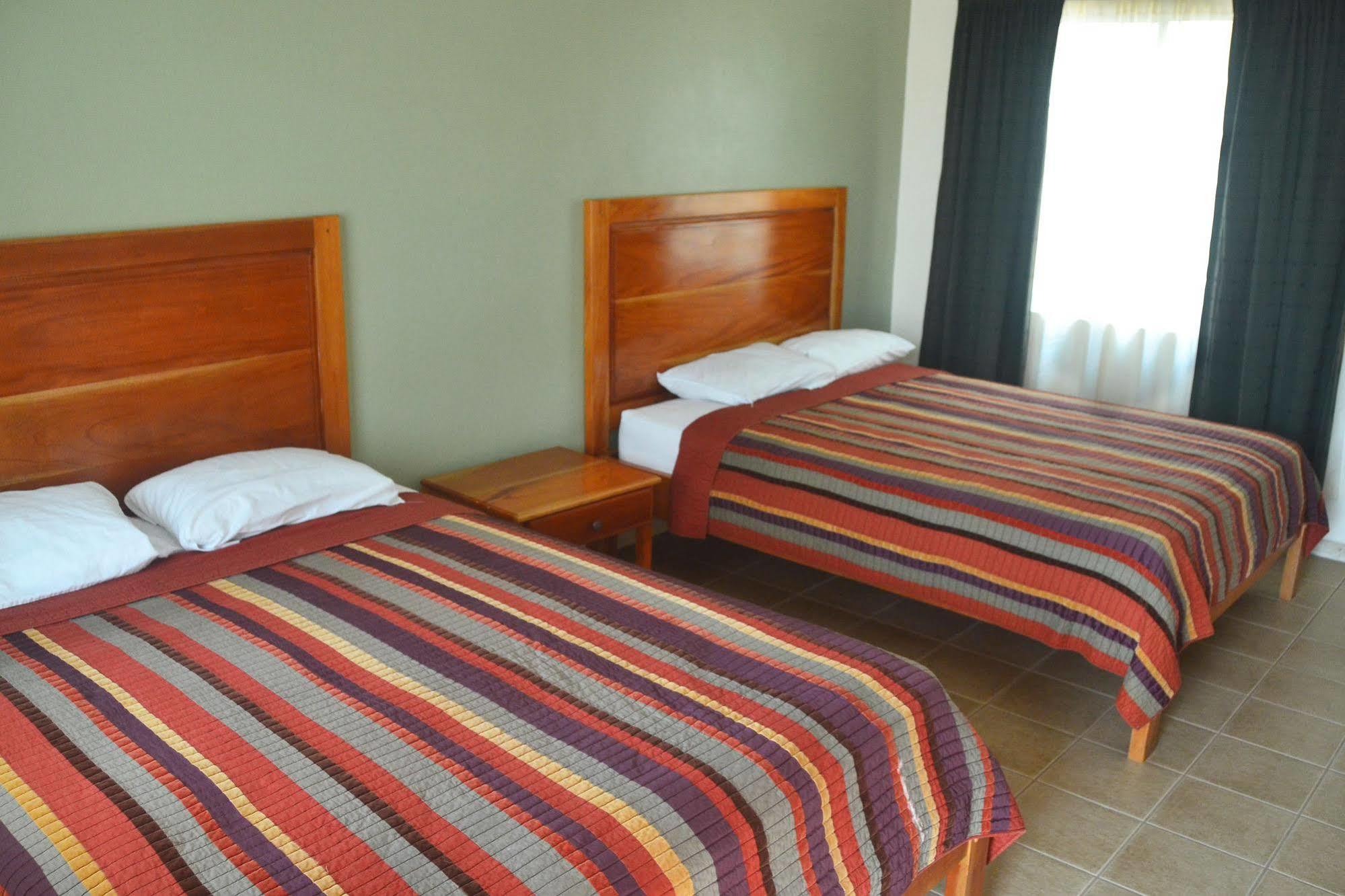 Hotel La Villa Quesada  Экстерьер фото